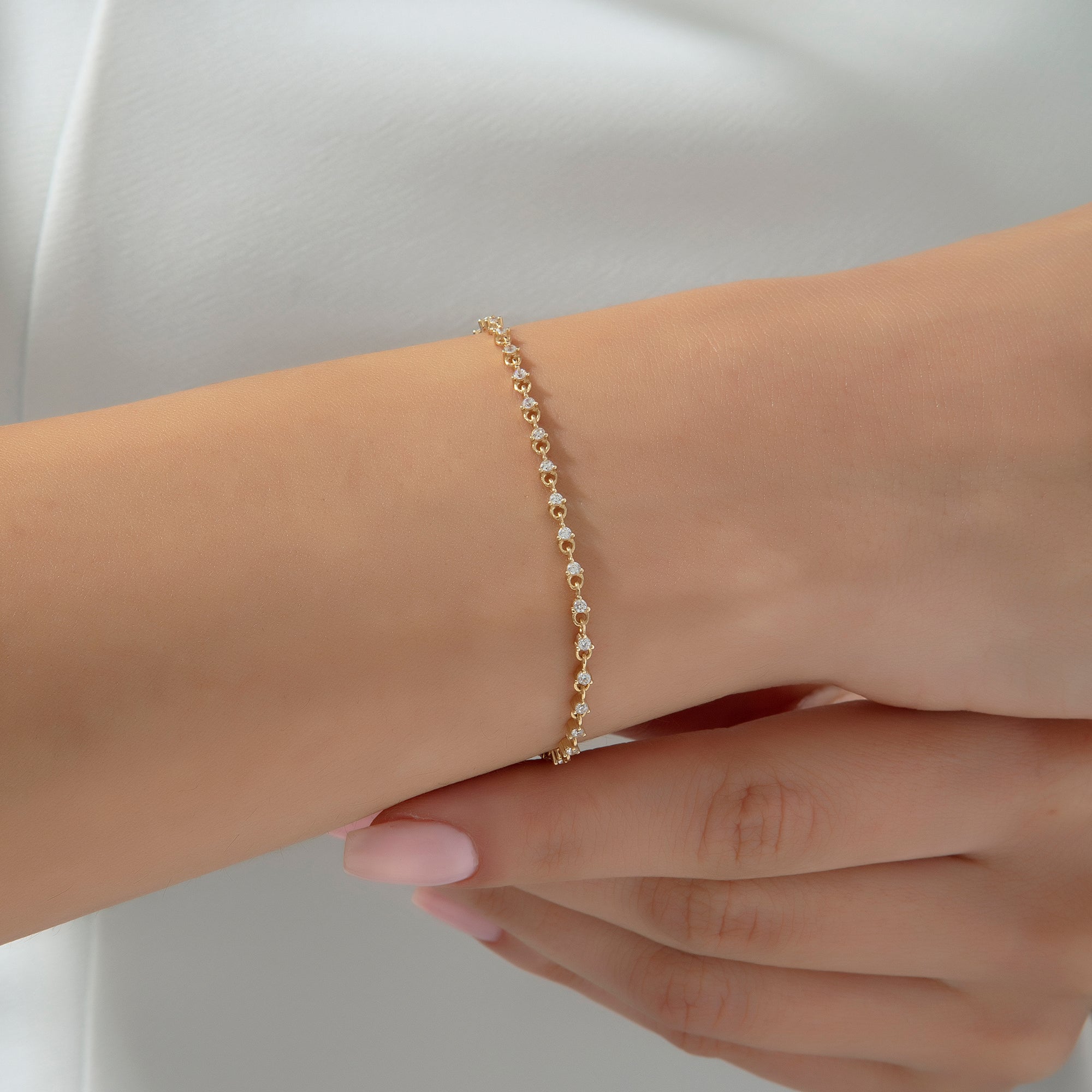 14 Ayar Altın Taşlı Sade Bileklik