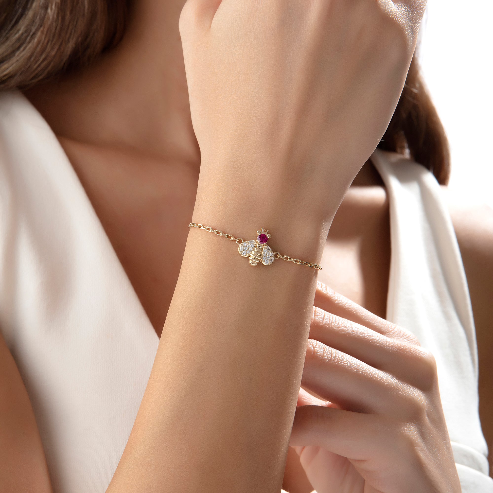 14 Ayar Altın Tasarım Arı Bileklik