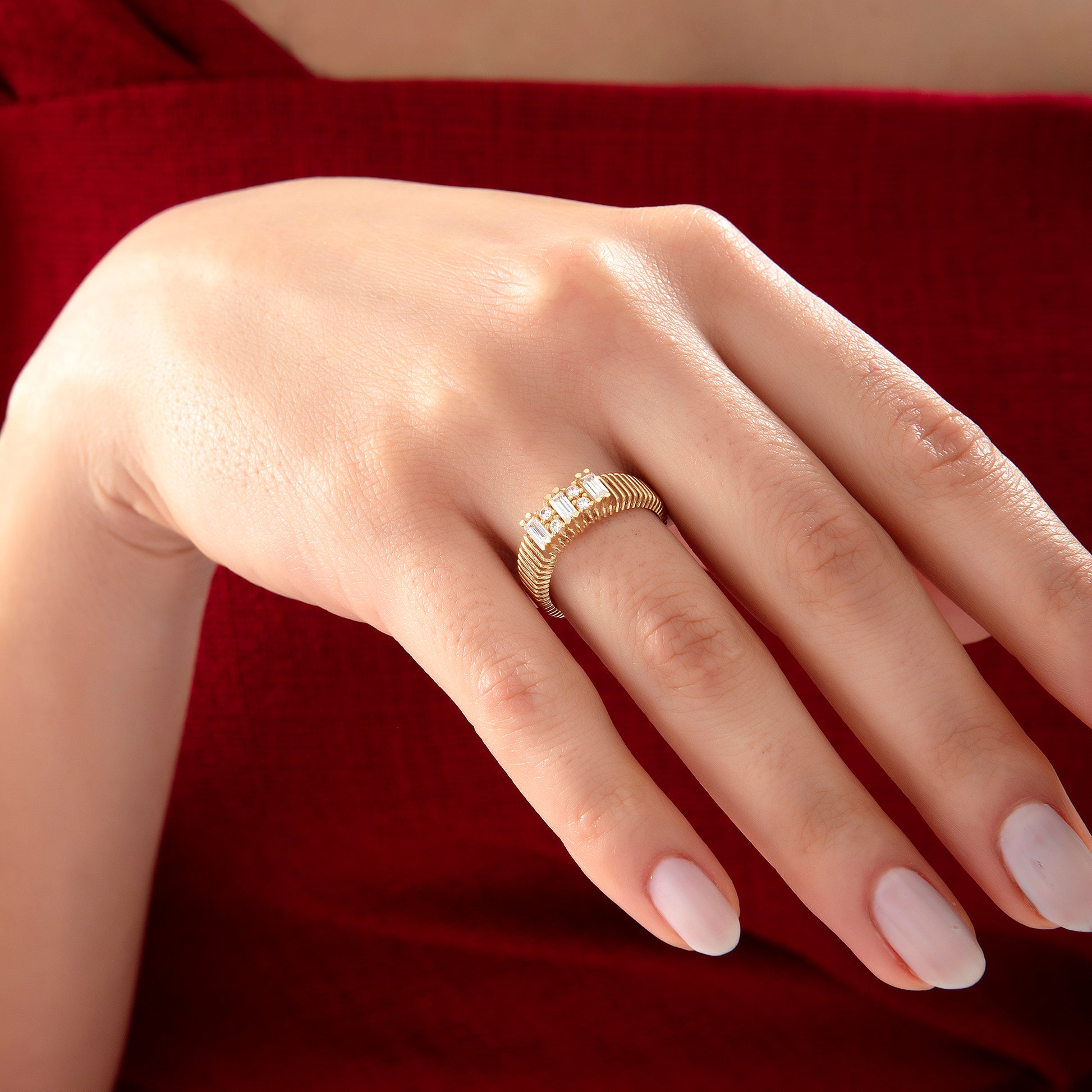 14 Ayar Altın Tasarım Baget Yüzük